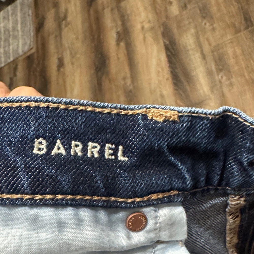 American Eagle Barrel Jeans - Picture 3 of 4